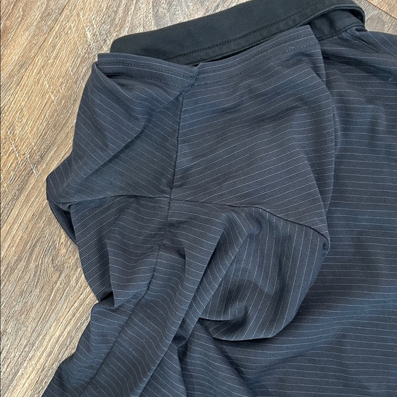 Travis Mathew polo black striped size Medium - Picture 11 of 12